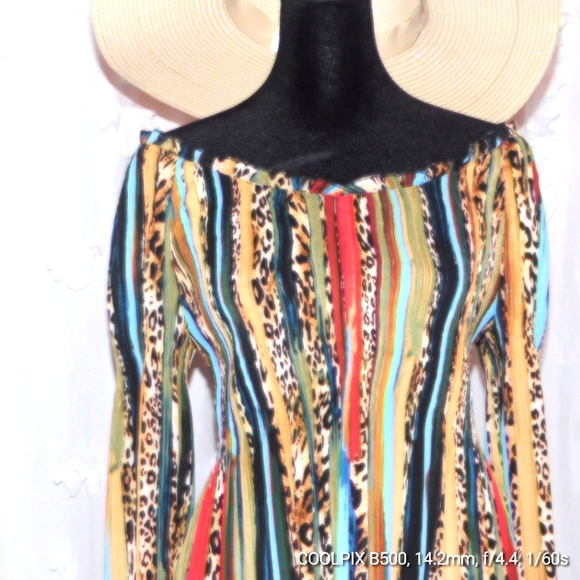Melissa Paige petite medium vibrant and gorgeous off the shoulder blouse - Picture 2 of 3